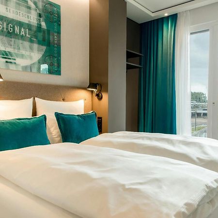 Motel One Koeln-Messe Экстерьер фото