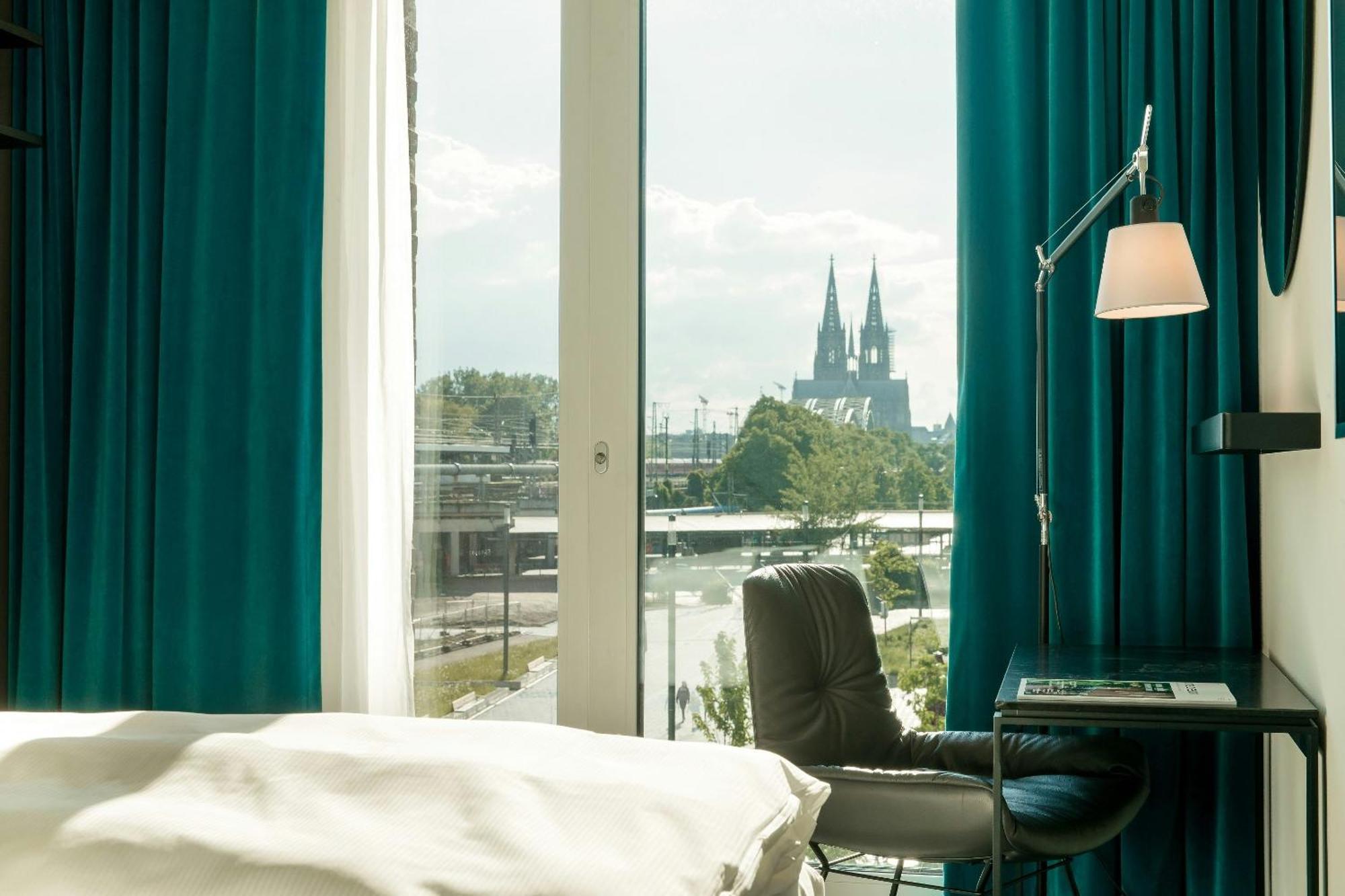 Motel One Koeln-Messe Экстерьер фото