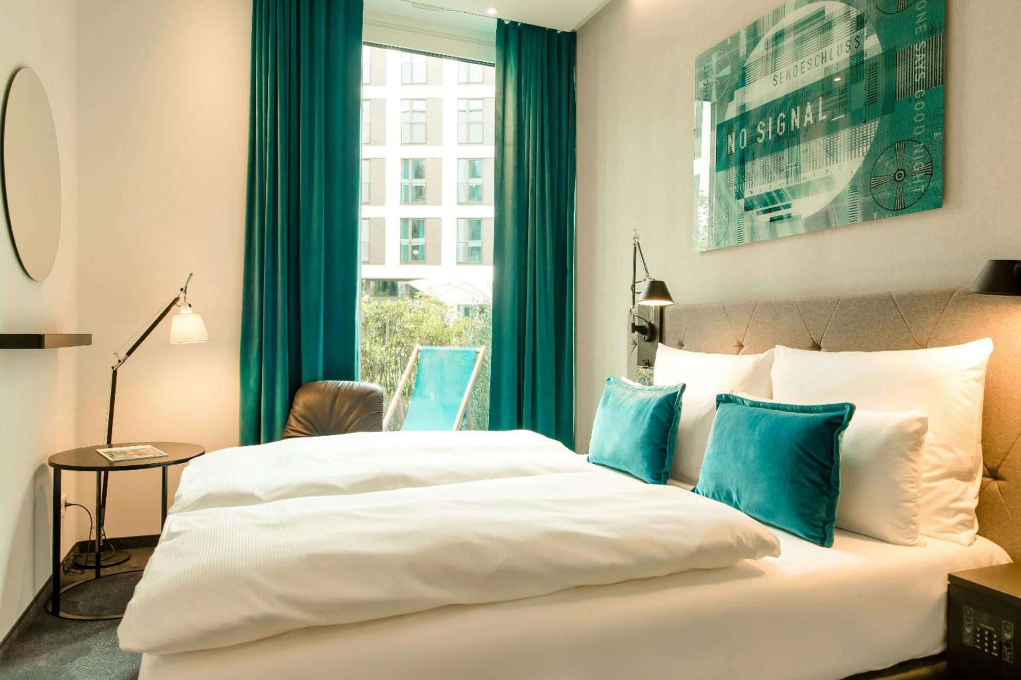 Motel One Koeln-Messe Экстерьер фото